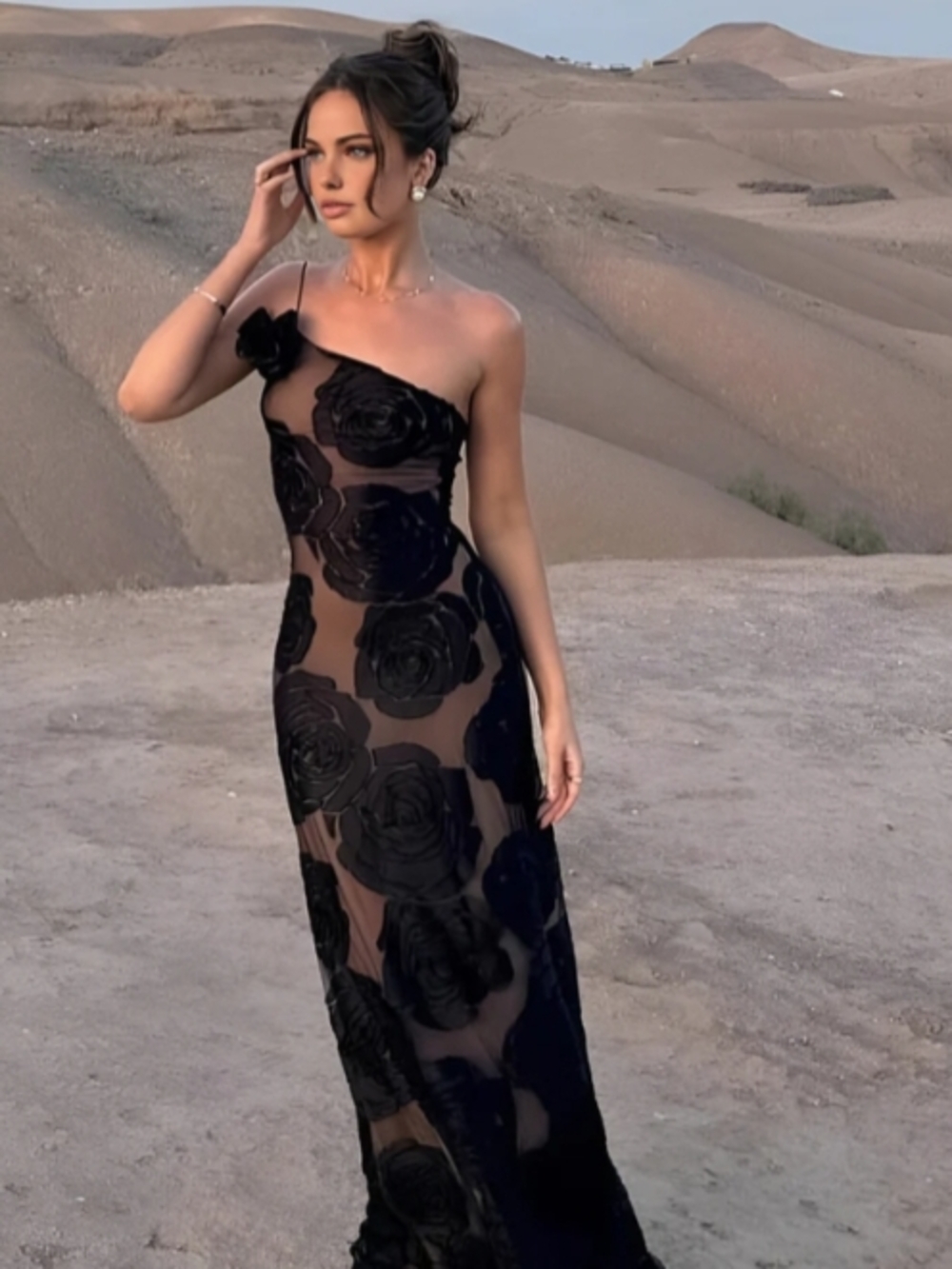 Elegant One-Shoulder Black Floral Appliqué Evening Dress Size S